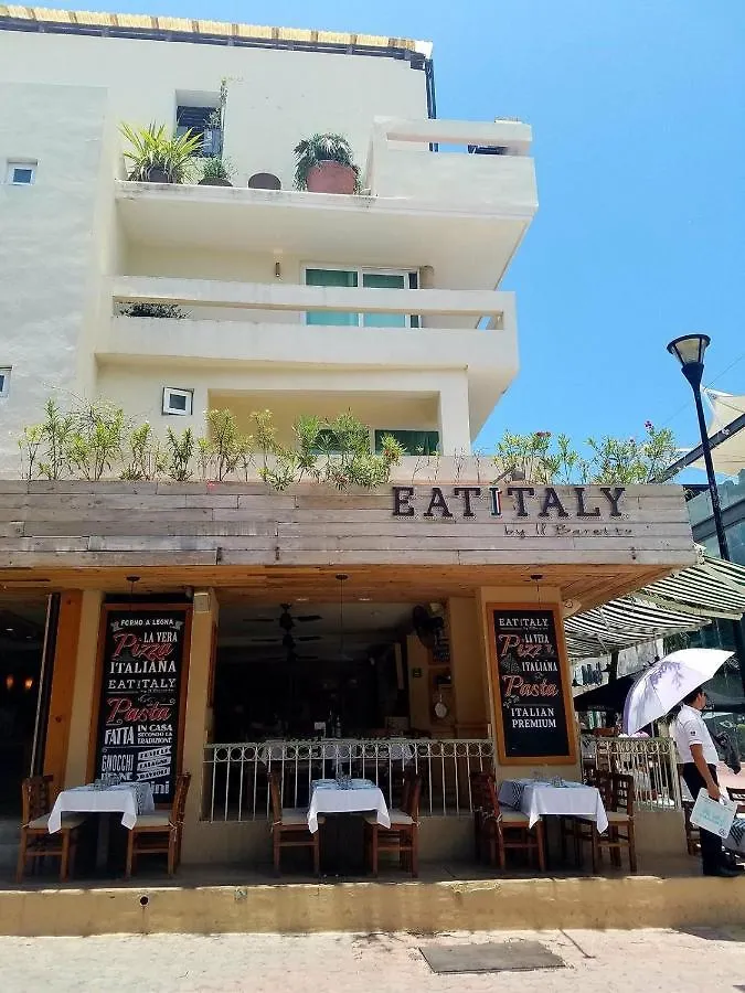 Stunning 1 Bedroom 1 Bathroom Modern Condo Few Blocks To The Beach And 5Th Avenue Playa del Carmen